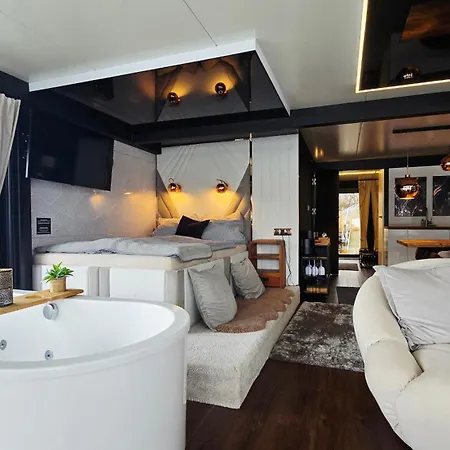 Botel Hafensuite Ruegen