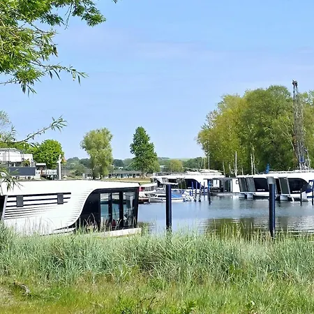 Botel Hafensuite Ruegen Sagard